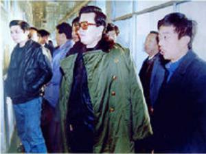 1993年12月時(shí)任河南省委書(shū)記、現(xiàn)任中央政治局常委的***視察我廠